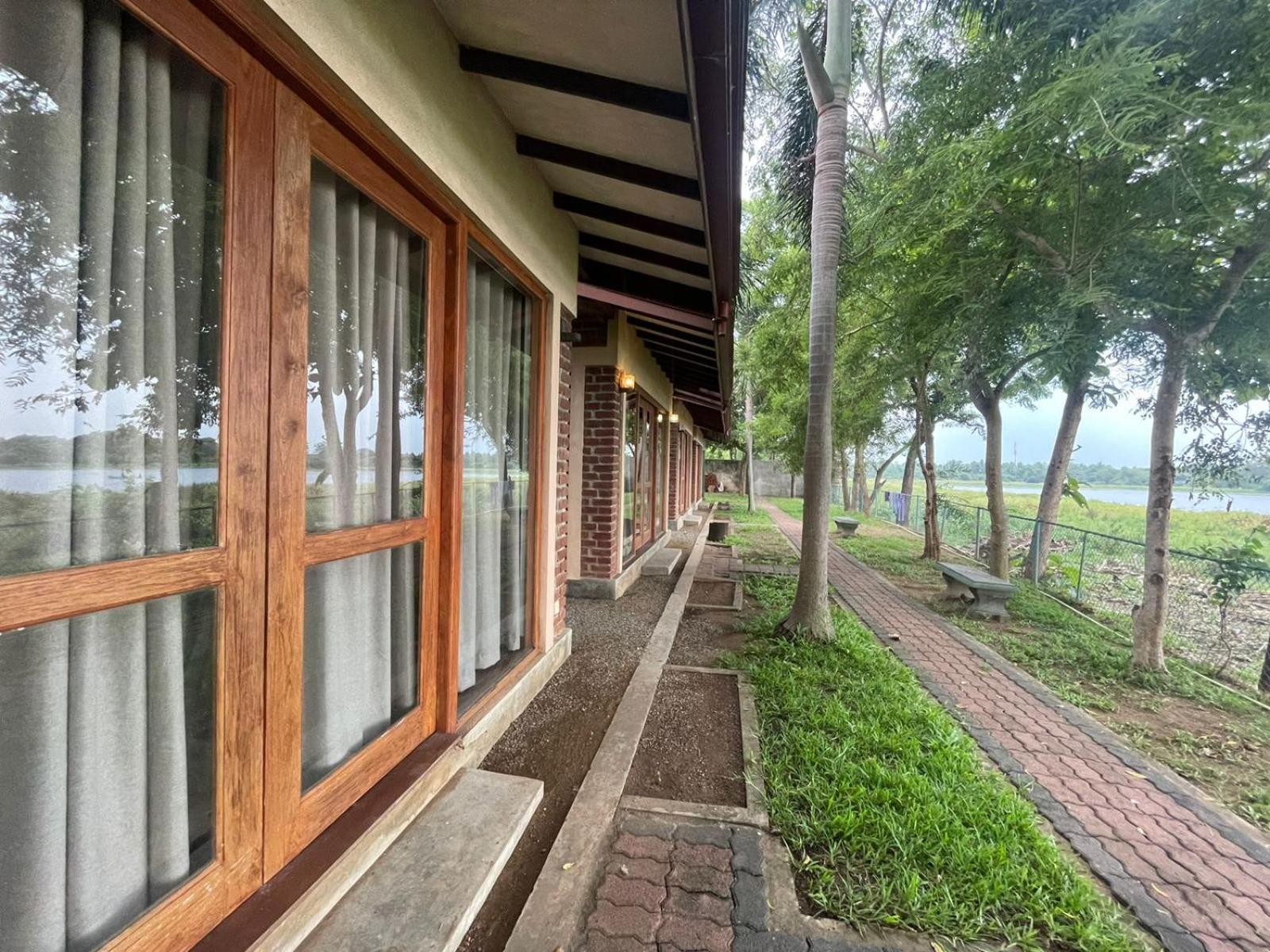 Hotel Lake Park Polonnaruwa Exterior foto